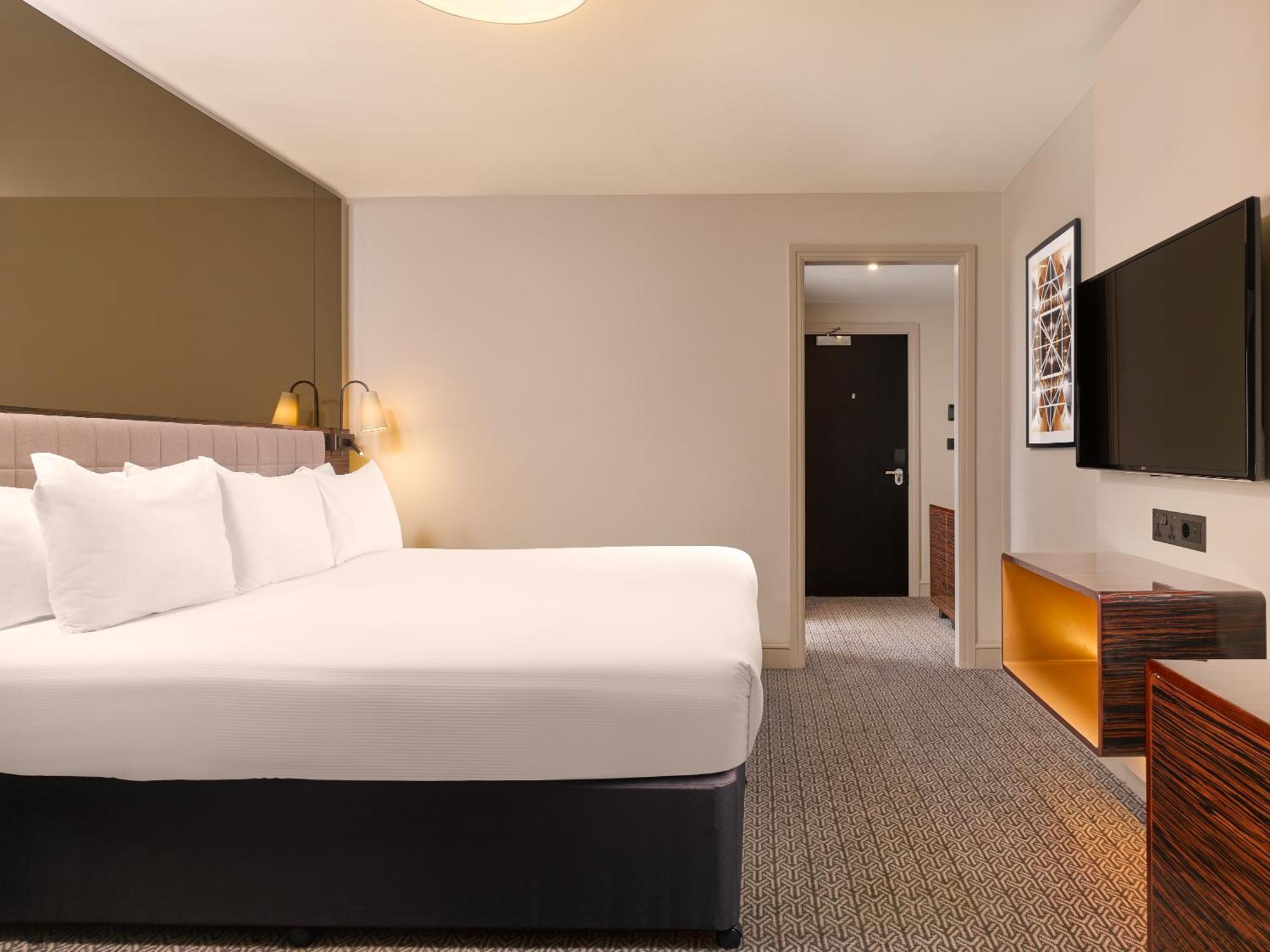 Strand Palace Londres Habitación foto A room at the hotel
