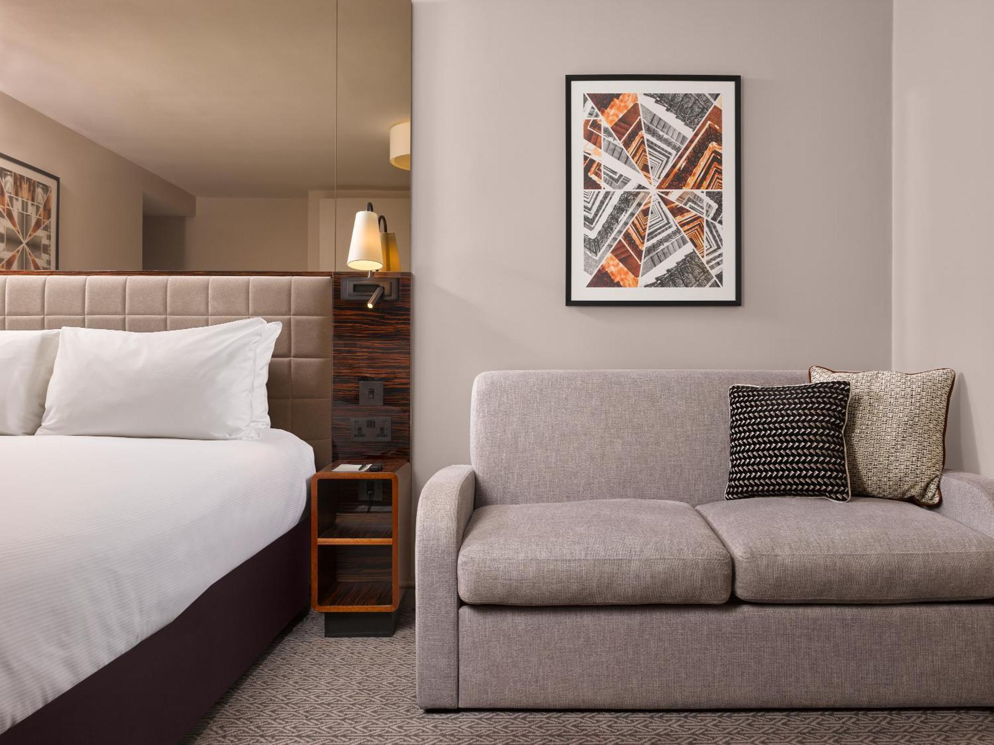Strand Palace Londres Habitación foto The room of the hotel