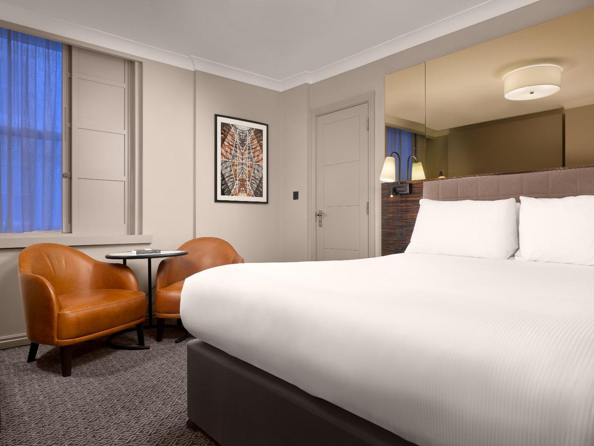 Strand Palace Londres Habitación foto A room at the hotel