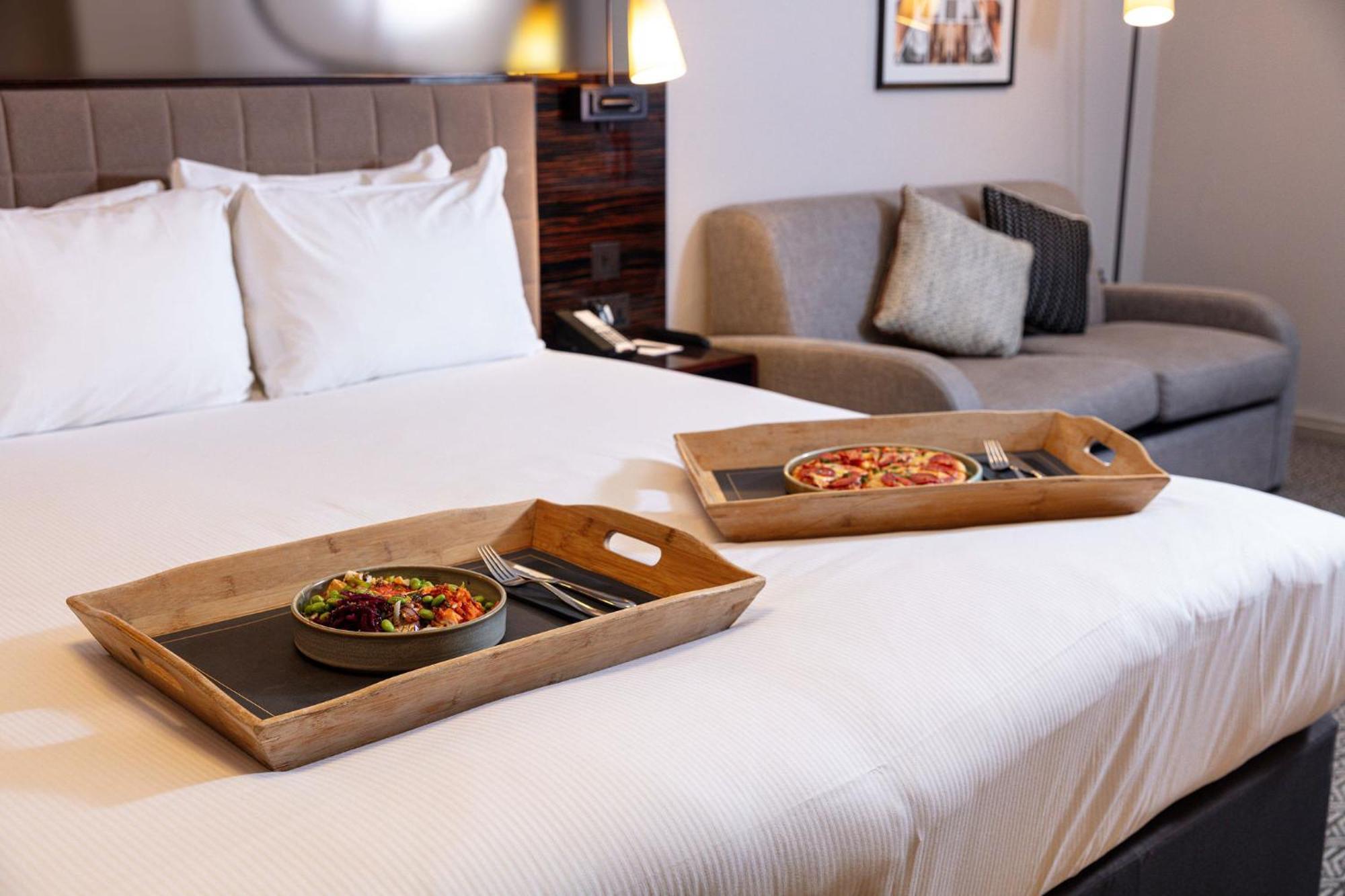 Strand Palace Londres Exterior foto Room service