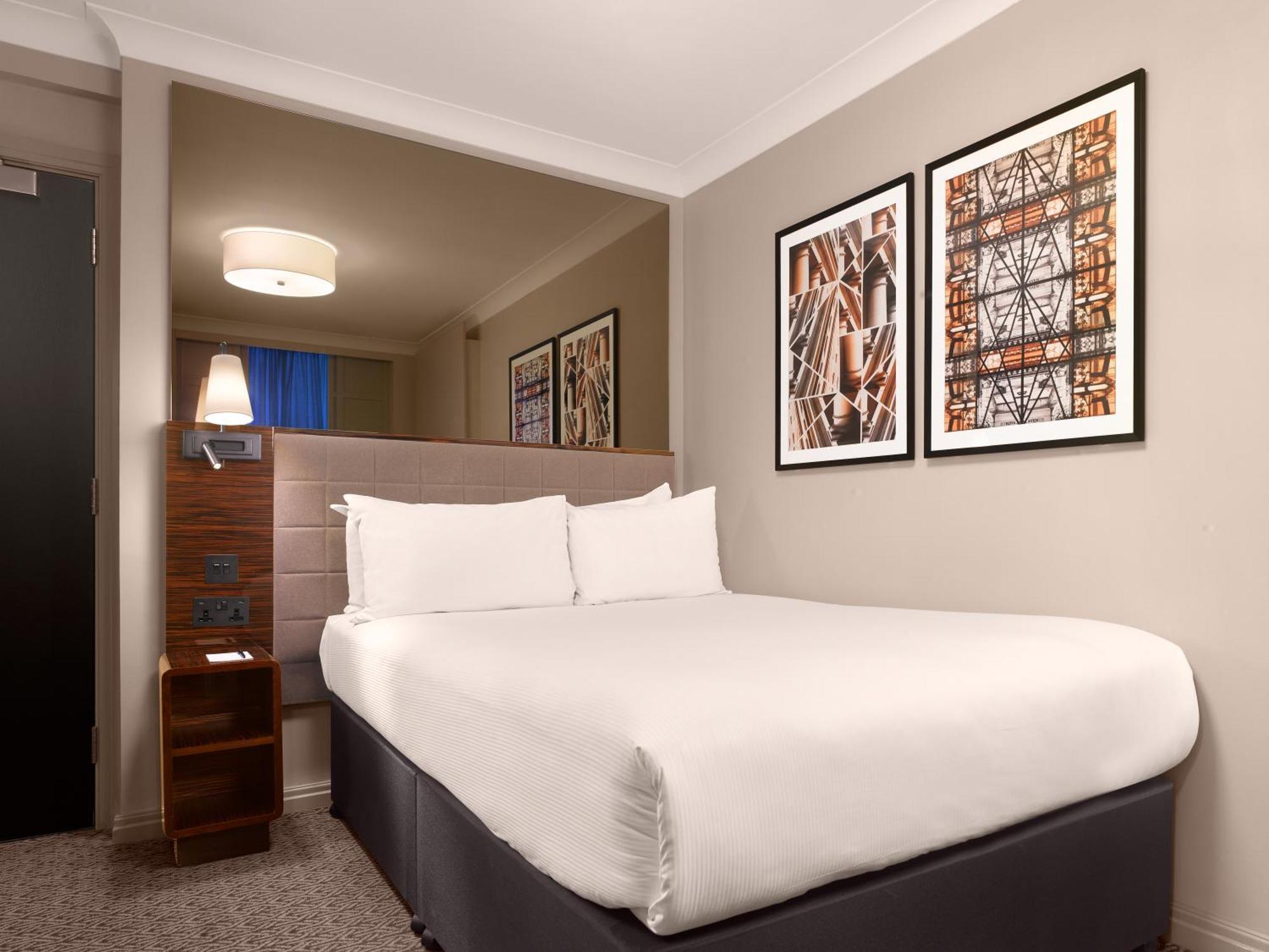 Strand Palace Londres Exterior foto A room at the hotel