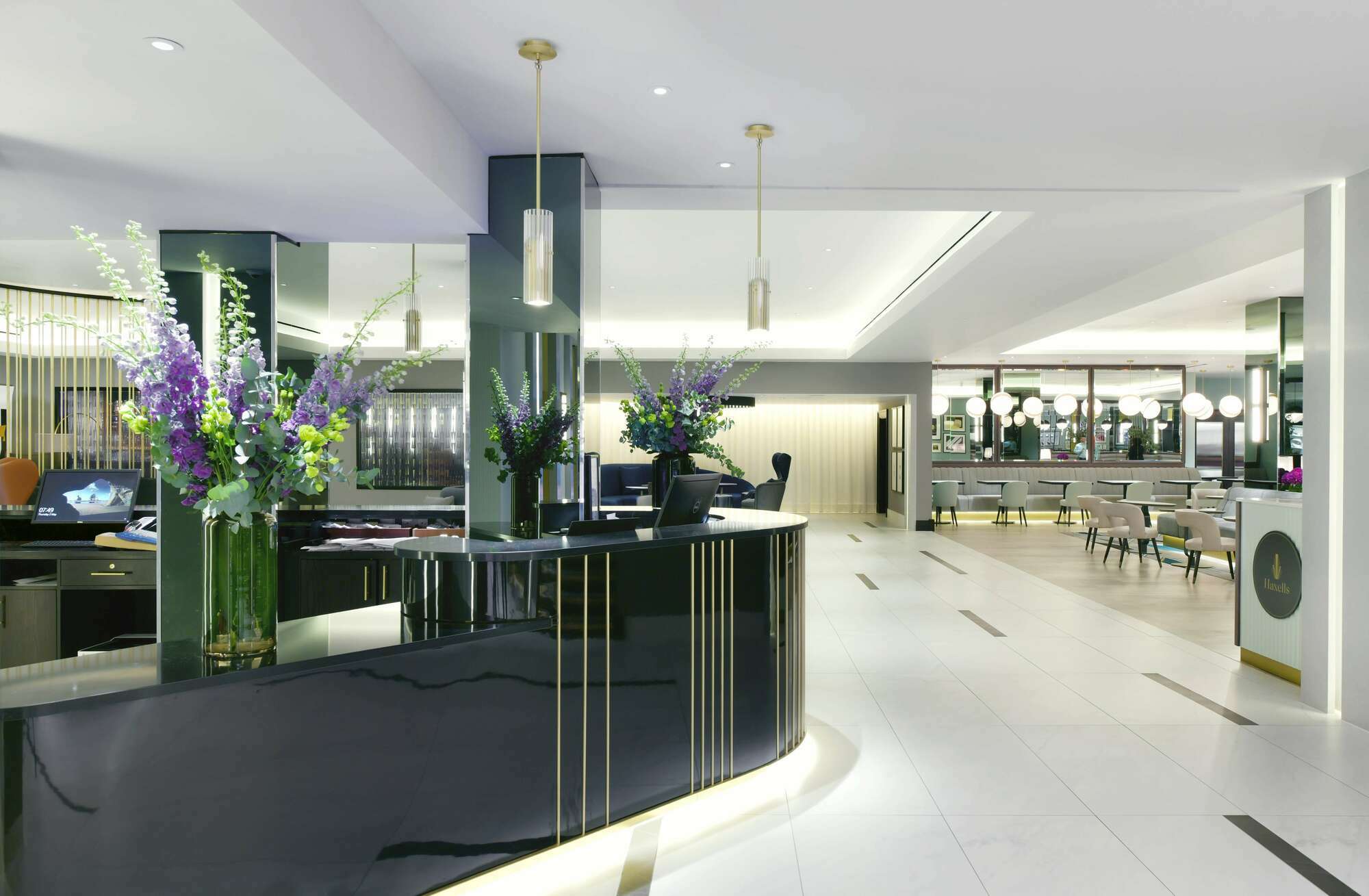Strand Palace Londres Exterior foto Reception desk