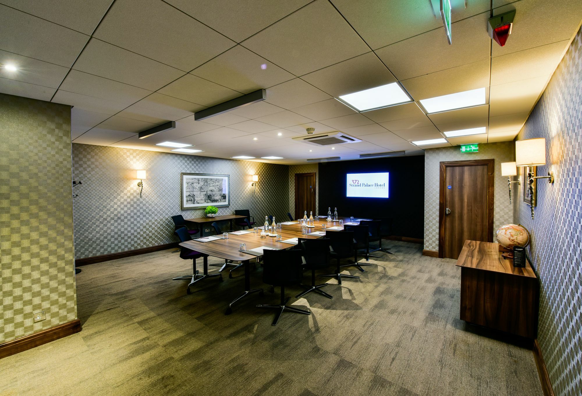 Strand Palace Londres Exterior foto Meeting room at the hotel